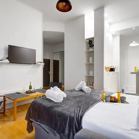 Bluestay 813 - Superb In * Parigi